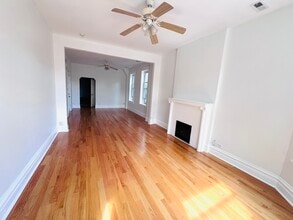 3268 W Fullerton Ave, Unit 2 in Chicago, IL - Foto de edificio - Building Photo