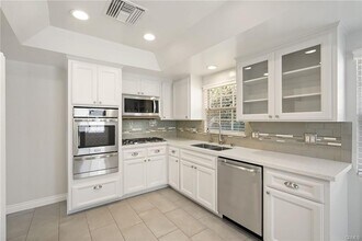 22055 Del Valle St in Los Angeles, CA - Building Photo - Building Photo