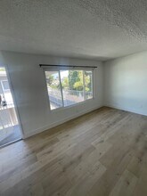 18216 Kingsdale Ave, Unit 12 in Redondo Beach, CA - Building Photo - Building Photo