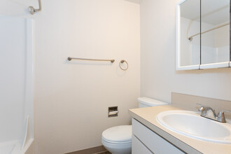 Royal Crest Townhomes in Vancouver, WA - Building Photo - Interior Photo