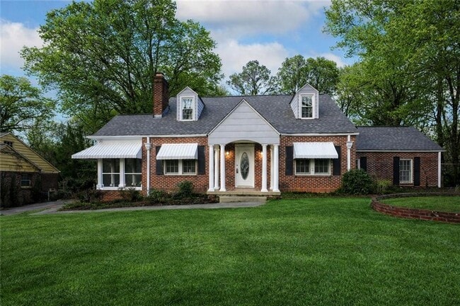 property at 1441 Blvd Lorraine SW