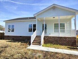 805 Spruce St in Lumberton, NC - Building Photo