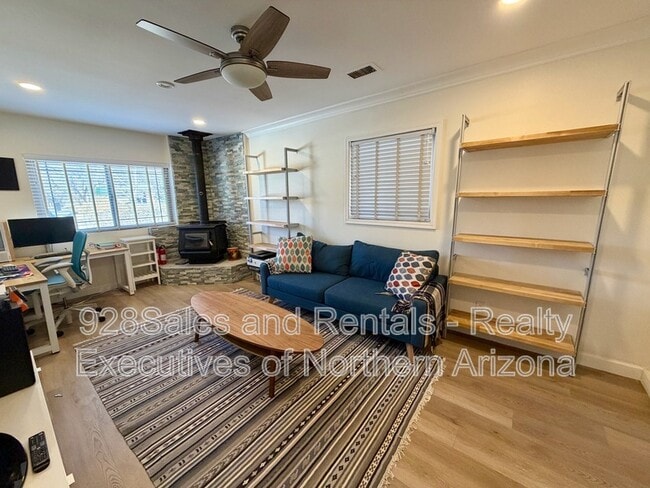 1928 N Lynn Dr in Flagstaff, AZ - Building Photo - Building Photo