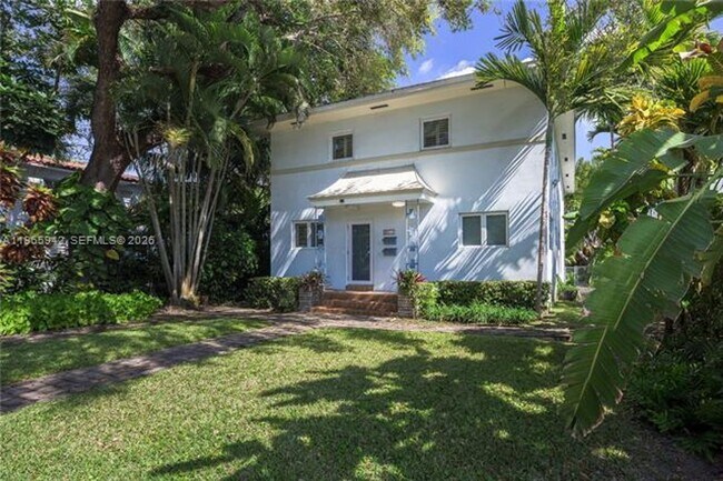 3911 Ponce de Leon Blvd in Coral Gables, FL - Building Photo - Building Photo