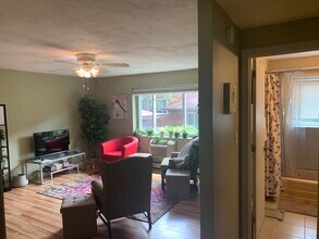 26 Bryon Rd, Unit #1 in Chestnut Hill, MA - Building Photo - Building Photo