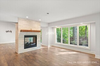 12477 The Bluffs in Strongsville, OH - Building Photo - Building Photo