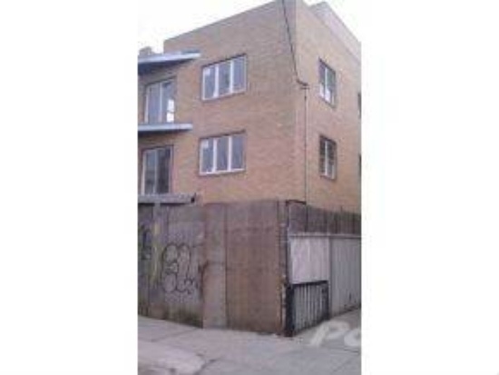 221 Bay 35th St in Brooklyn, NY - Building Photo