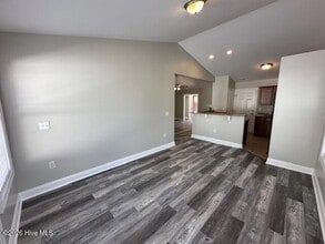 305 Falcon Bridge Dr in New Bern, NC - Building Photo - Building Photo