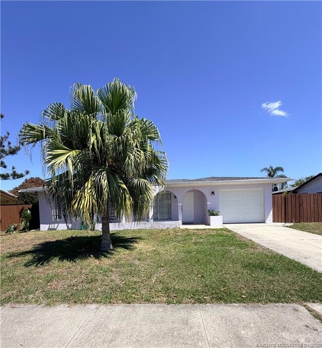 761 SW Ravenswood Ln in Port St. Lucie, FL - Building Photo - Building Photo