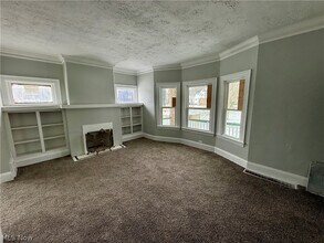 9215 Yale Ave in Cleveland, OH - Building Photo - Building Photo