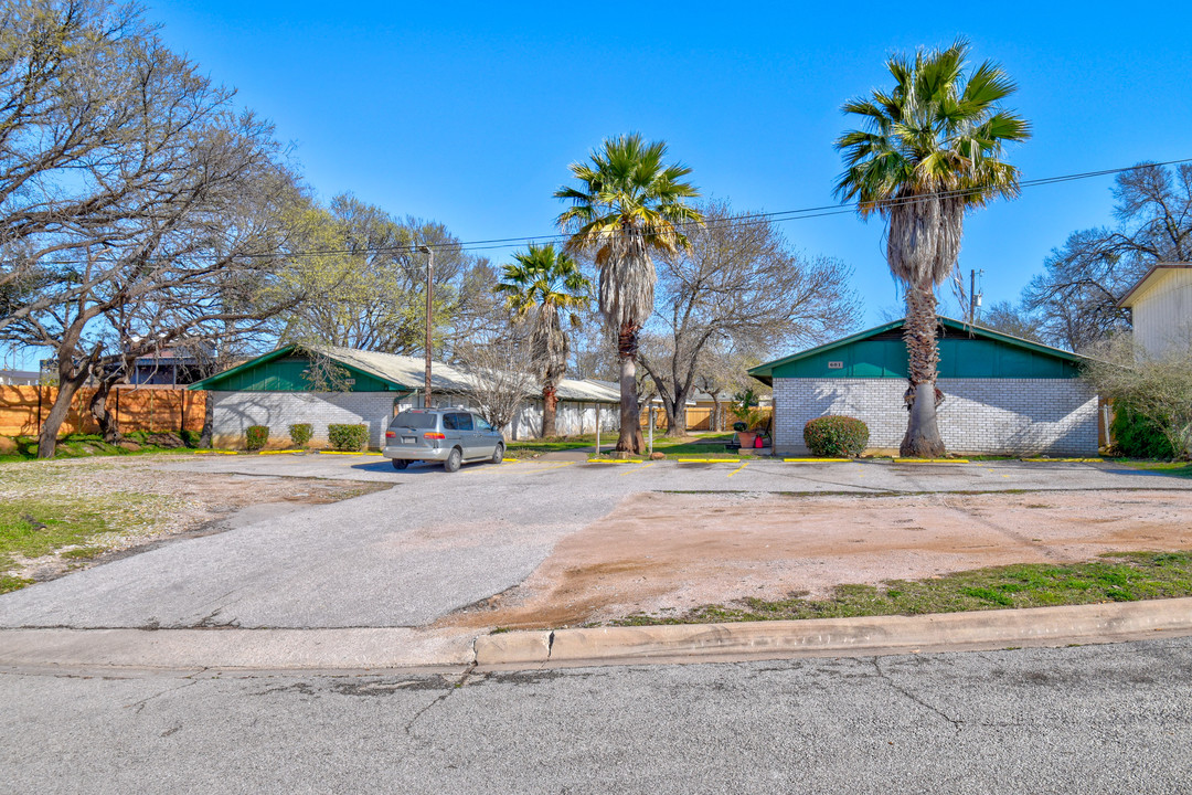 601 2nd St in Marble Falls, TX - Building Photo