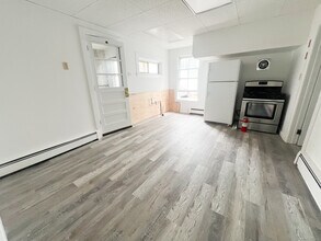 12 Blackall Rd in Milford, CT - Building Photo - Building Photo