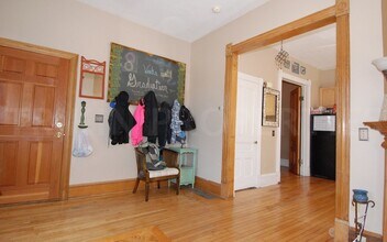 2533 Lyndale Ave S in Minneapolis, MN - Building Photo - Building Photo