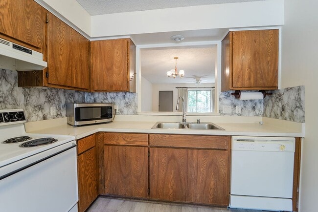 property at 16 Lindsay Ln