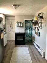 105 Common St, Unit 2 in Saco, ME - Building Photo