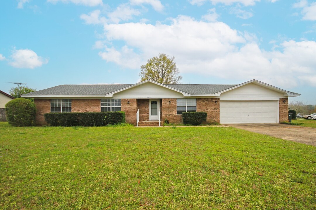 10510 Waterford Dr in Pensacola, FL - Building Photo