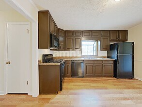4121 S Fork Dr in Snellville, GA - Building Photo - Building Photo