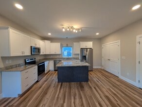 610 Salem Heights Ln in Swannanoa, NC - Building Photo - Building Photo