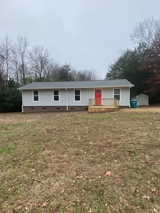 117 Interstate Farms Rd in Byhalia, MS - Building Photo