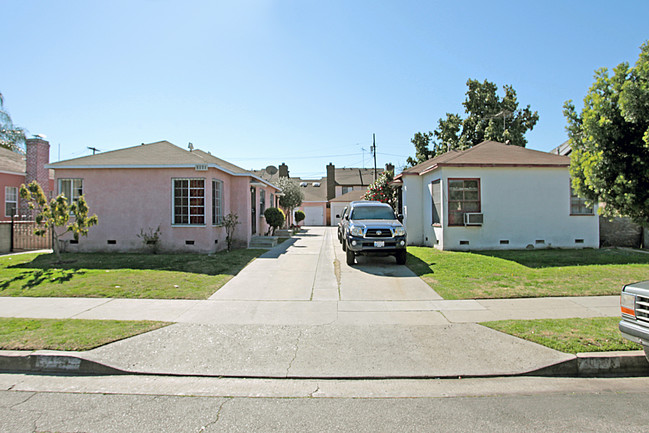 3056-3060 E 60th Pl in Huntington Park, CA - Building Photo - Building Photo