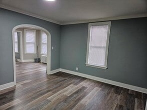 11 Willow Ave, Unit 1st Floor in Cortland, NY - Foto de edificio - Building Photo