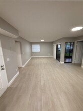 11933 NW 11th St in Pembroke Pines, FL - Building Photo - Building Photo