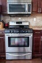 18 Howard Pl in Jersey City, NJ - Building Photo - Building Photo