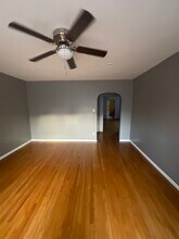 7711 S Chappel Ave, Unit Apartment 1 in Chicago, IL - Building Photo - Building Photo