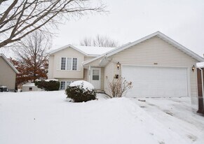 5408 Duvall Pl NW in Rochester, MN - Building Photo