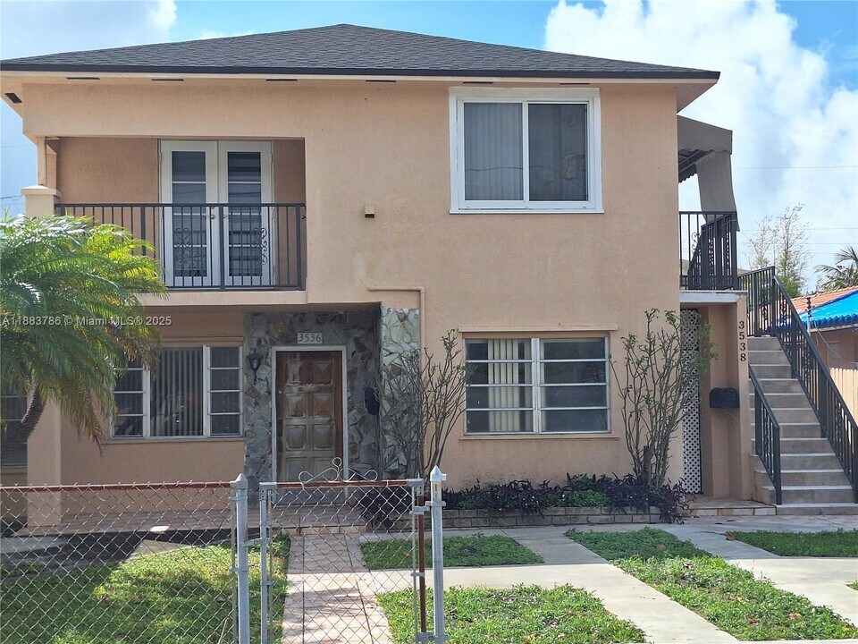 3538 SW 24th St in Miami, FL - Building Photo