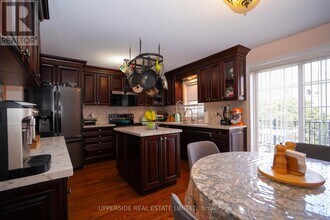76 Sassafras Cir in Vaughan, ON - Building Photo - Building Photo