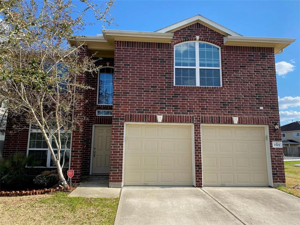 1515 Daffodil Rd in Missouri City, TX - Building Photo