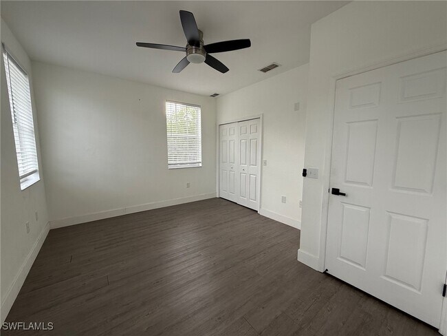 3305 Lisa Ln in Naples, FL - Building Photo - Building Photo