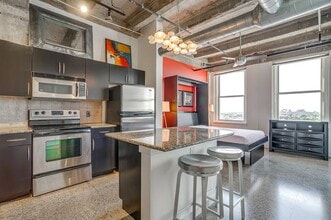 221 W Lancaster Ave in Fort Worth, TX - Building Photo - Building Photo