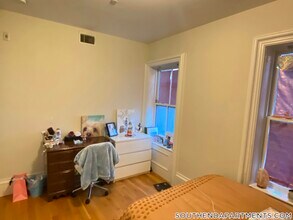 656 Massachusetts Ave, Unit 5 in Boston, MA - Foto de edificio - Building Photo