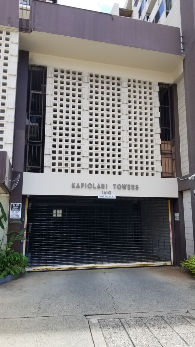 1610 Kanunu St, Unit 1004 in Honolulu, HI - Foto de edificio - Building Photo