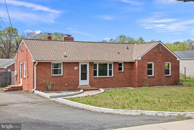 6008 Brookland Rd in Alexandria, VA - Building Photo - Building Photo