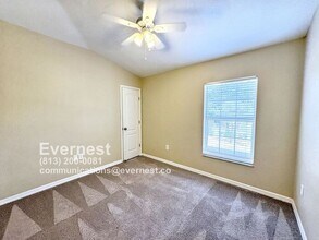 12623 Kings Crossing Dr in Gibsonton, FL - Building Photo - Building Photo