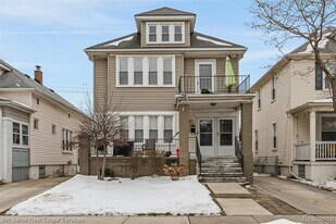 1308 Beaconsfield Ave in Grosse Pointe Park, MI - Building Photo