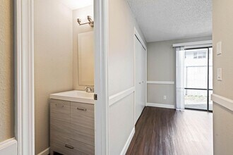 19300 River Rd in Milwaukie, OR - Building Photo - Building Photo