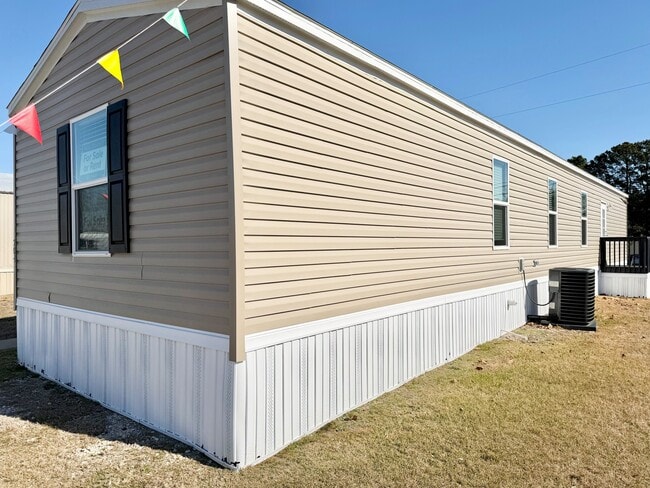 204 Linda St in Conroe, TX - Foto de edificio - Building Photo