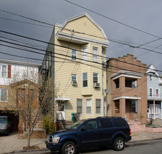 17 E 48TH St in Bayonne, NJ - Building Photo - Building Photo