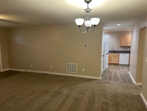 1196 Walt Lake Trl, Unit Lake Point 3 Condos in Sandusky, OH - Foto de edificio - Building Photo