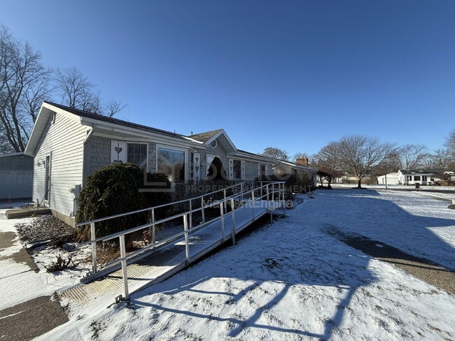 property at 2540 Ancient Dr SW