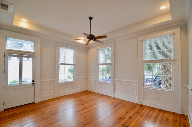 192 Wentworth St in Charleston, SC - Building Photo - Building Photo