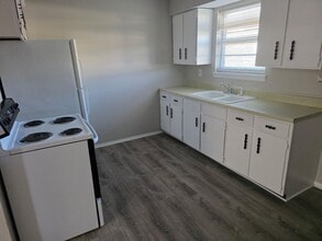 7308 N Wade School Rd in Columbia, MO - Building Photo - Building Photo