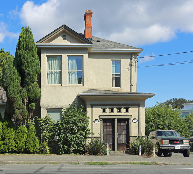 1472-1474 Fort St in Victoria, BC - Building Photo - Building Photo