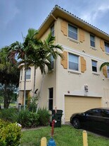3919 Passion Flower Rd in Coconut Creek, FL - Building Photo