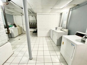 1628 W Lunt Ave, Unit 2A in Chicago, IL - Building Photo - Building Photo