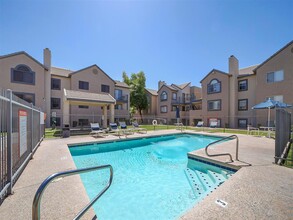 Terra Vida in Mesa, AZ - Foto de edificio - Building Photo